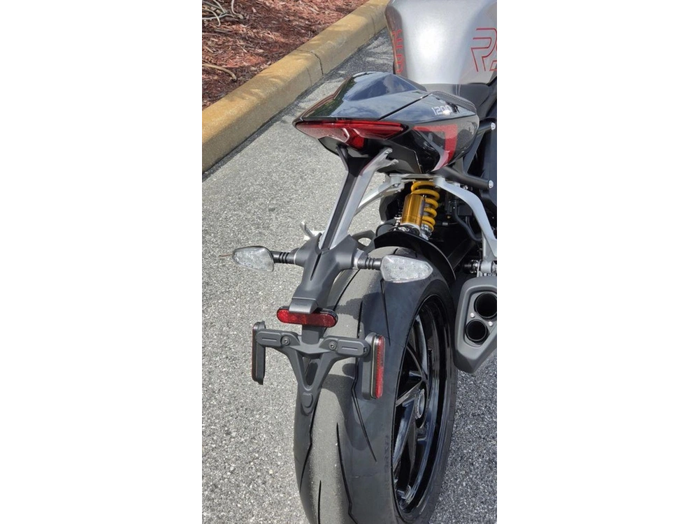 2026 Triumph Speed Triple 1200 Rs Granite/diablo Red