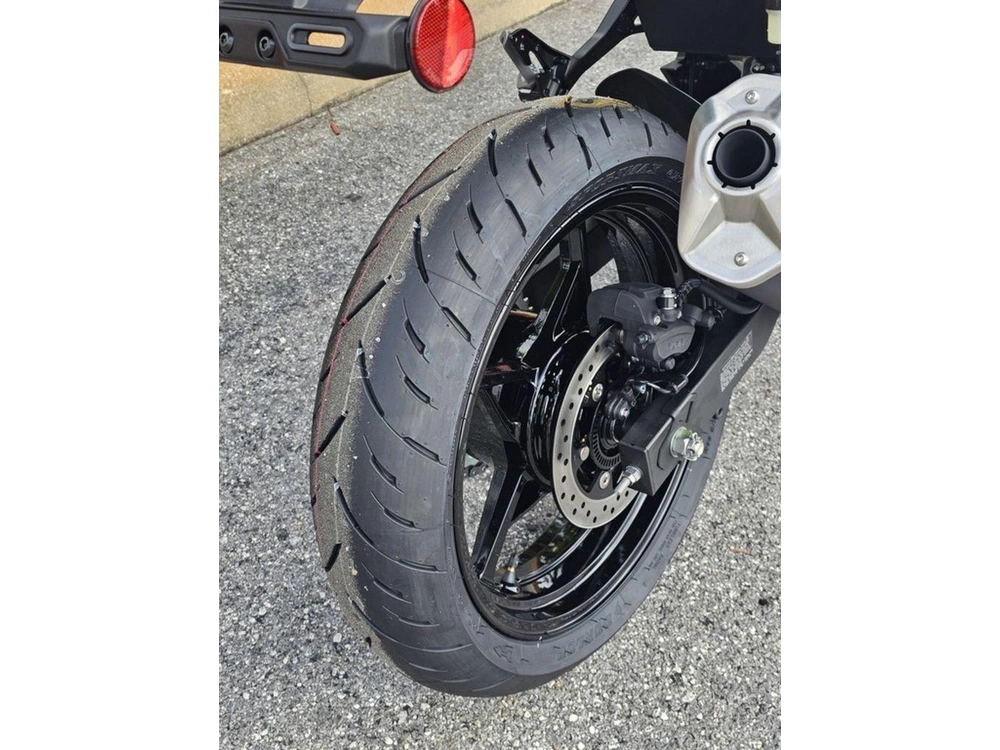 2026 Kawasaki Ninja® 500 Metallic Flat Spark Black