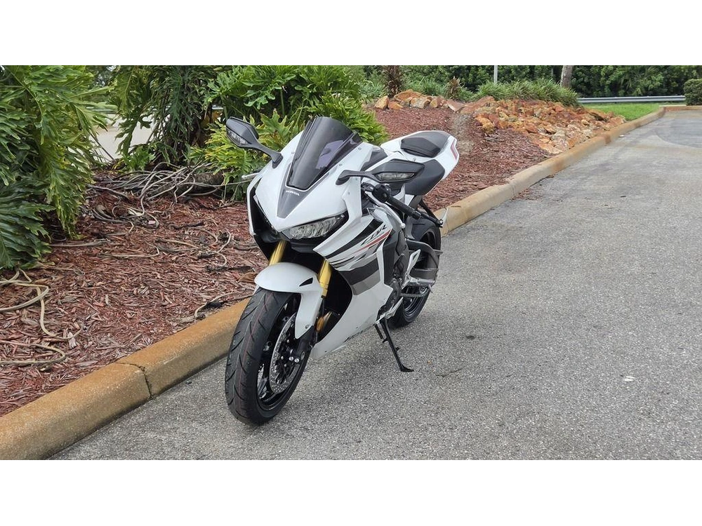 2027 Honda Cbr1000rr