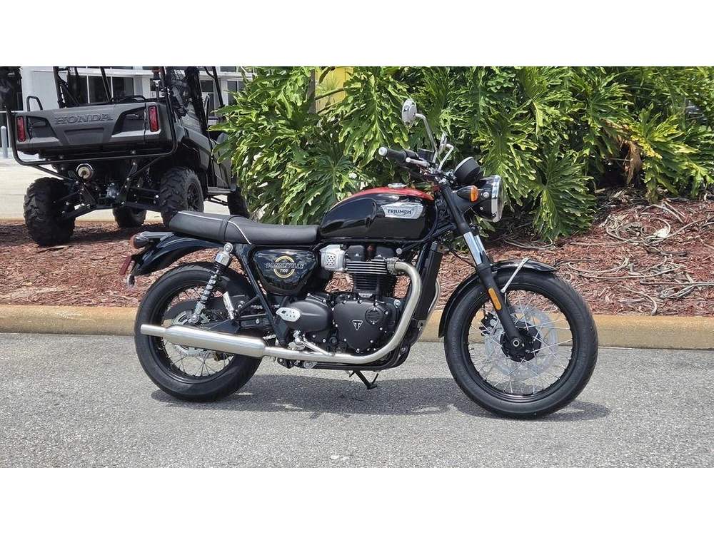 2026 Triumph Bonneville T100 Jet Black