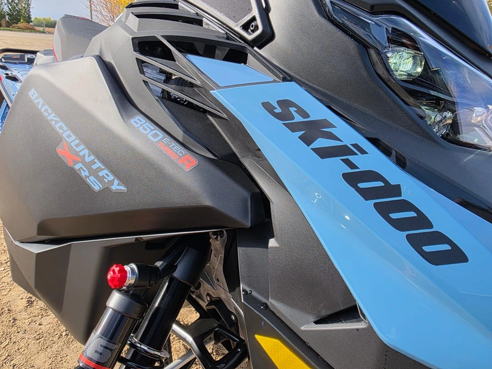 2026 Ski-doo Backcountry X-rs 146 (43") 850 E-tec Turbo R Storm 150 1.5" Shot W/ 10.25" Touchscreen