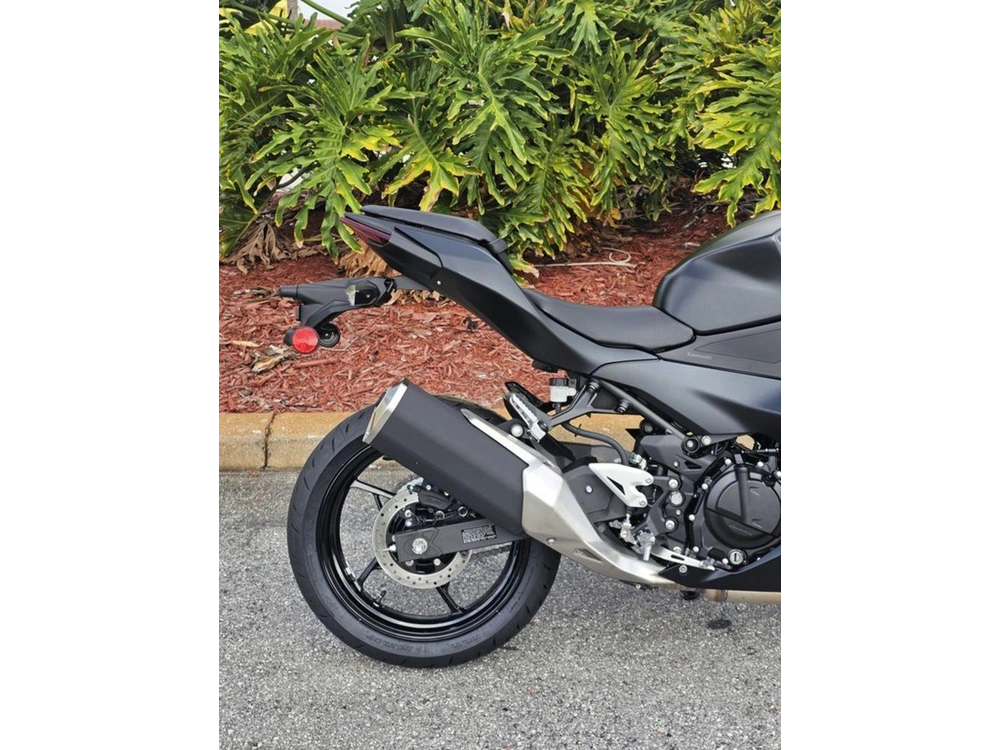 2026 Kawasaki Ninja® 500 Metallic Flat Spark Black