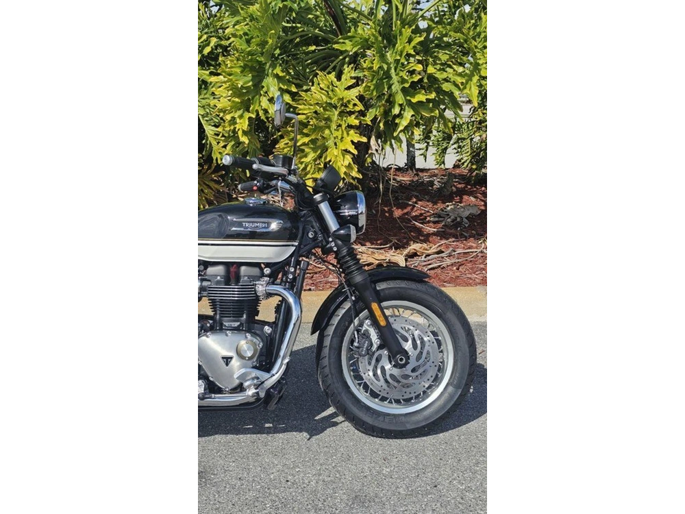 2026 Triumph Bonneville Speedmaster Sapphire Black