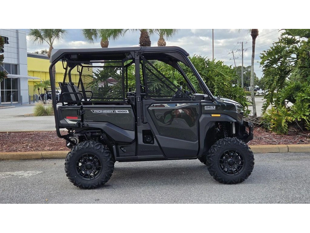 2026 Honda Pioneer 1000-5 Deluxe