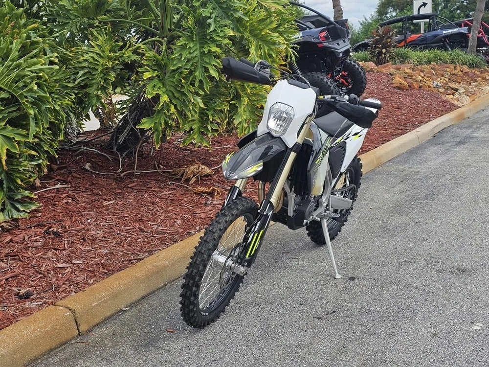 2026 Triumph Tf 250-e Jet Black/pure White