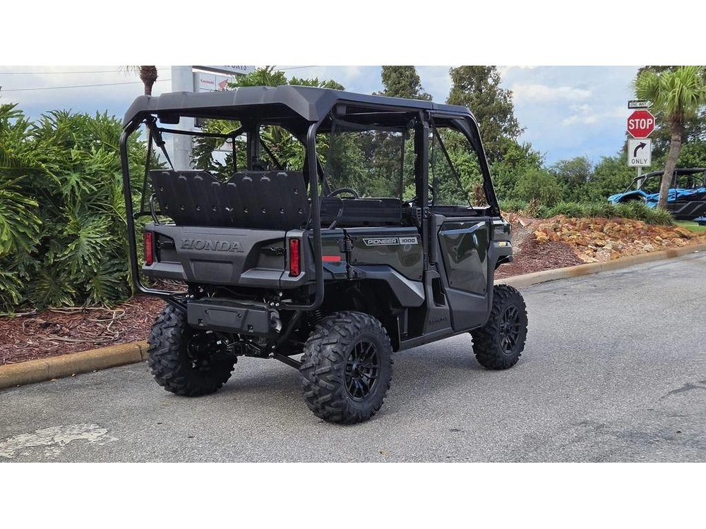 2026 Honda Pioneer 1000-5 Deluxe
