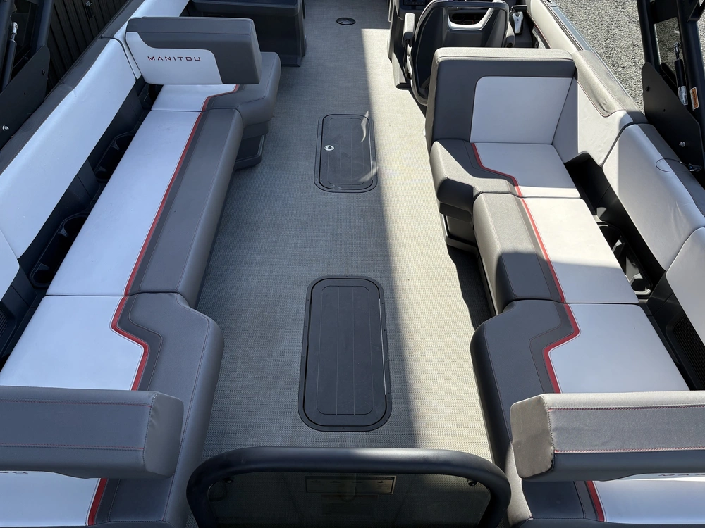 2025 Manitou Cruise 22 Switchback Stealth