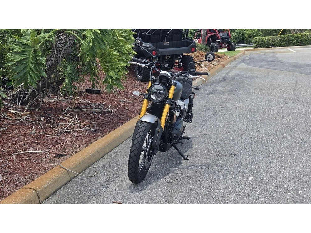 2026 Triumph Scrambler 900 Matt Khaki Green