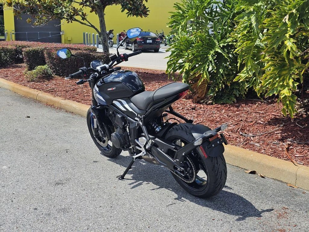 2025 Triumph Trident 660 Cobalt Blue/sapphire Black