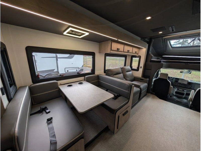 Grand Design Lineage 30dc 2027