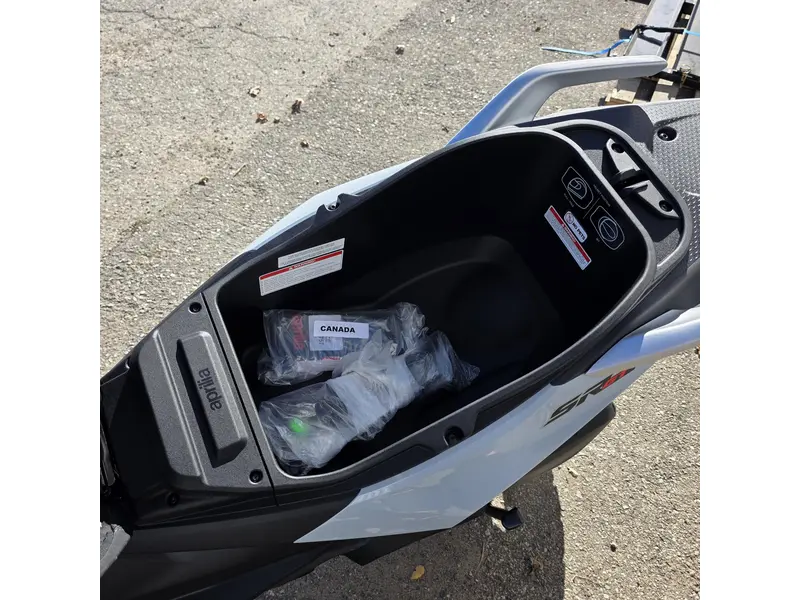 Aprilia SR GT 400 2027