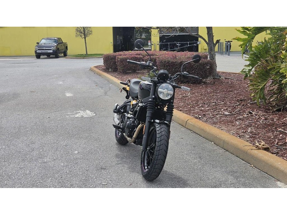 2026 Royal Enfield Guerrilla 450 Playa Black