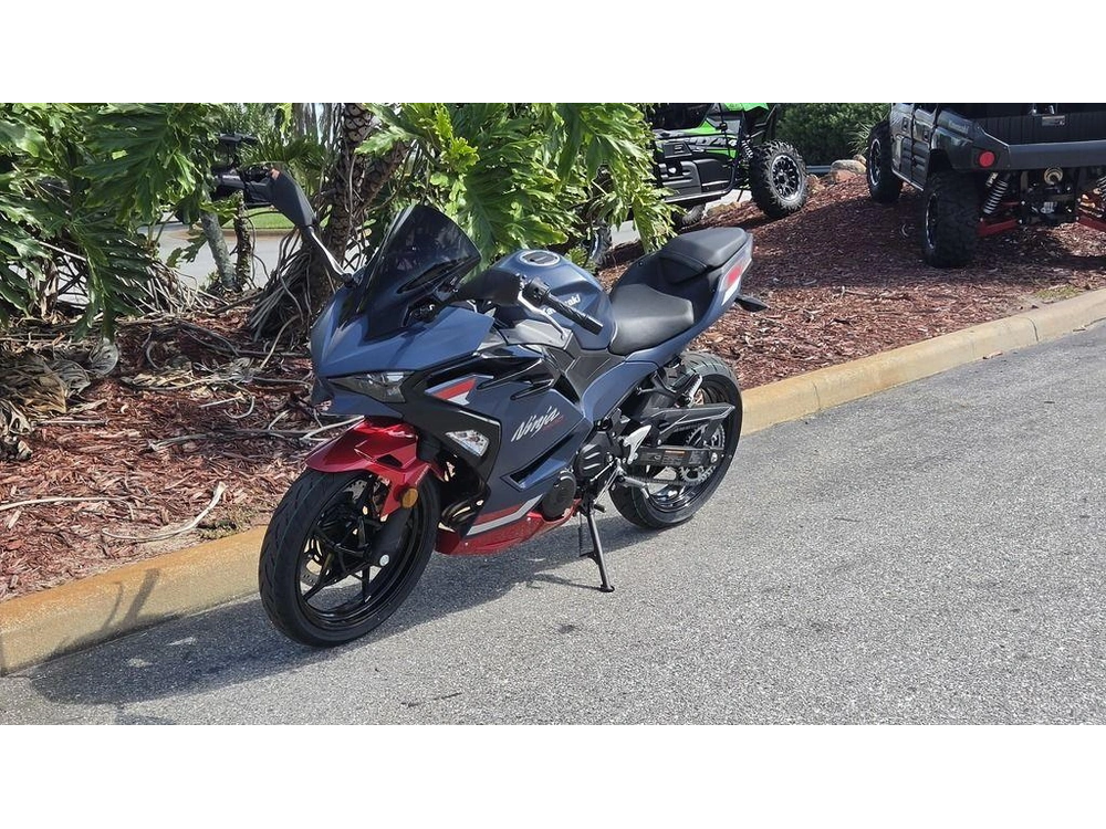 2026 Kawasaki Ninja® 500 Abs Metallic Matte Twilight Blue