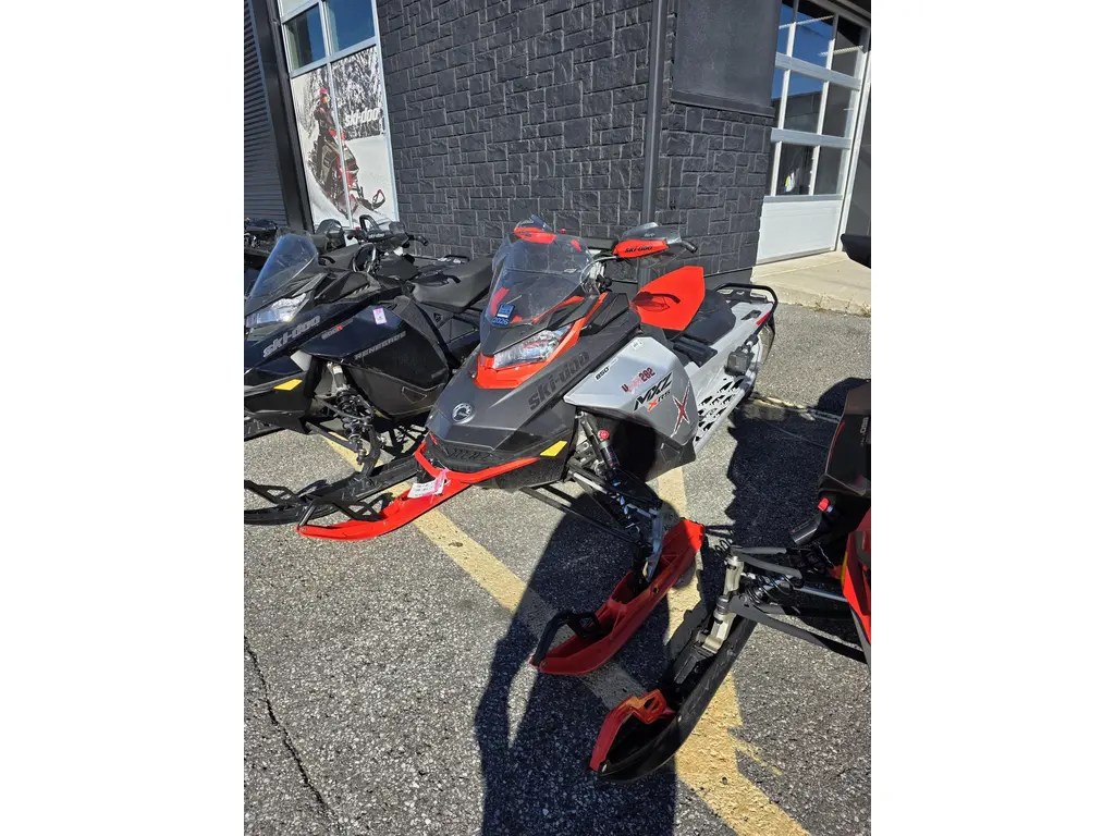 2022 Ski-Doo MXZ XR-S