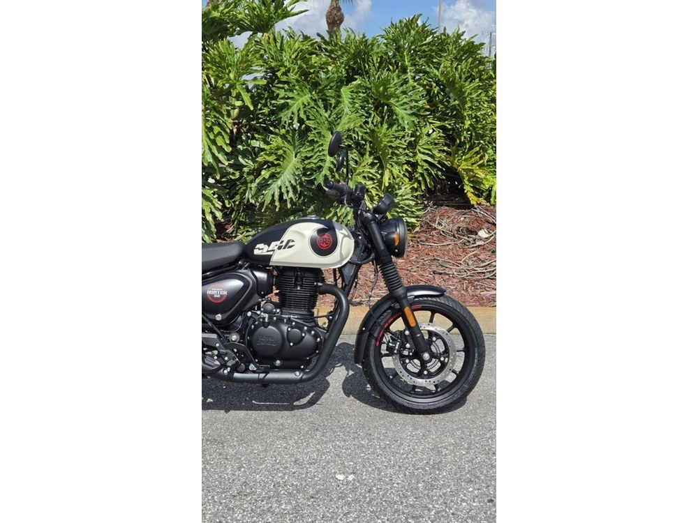 2027 Royal Enfield Hunter 350 Tokyo Black