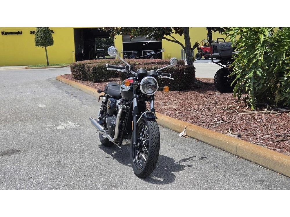 2026 Triumph Bonneville T100 Jet Black