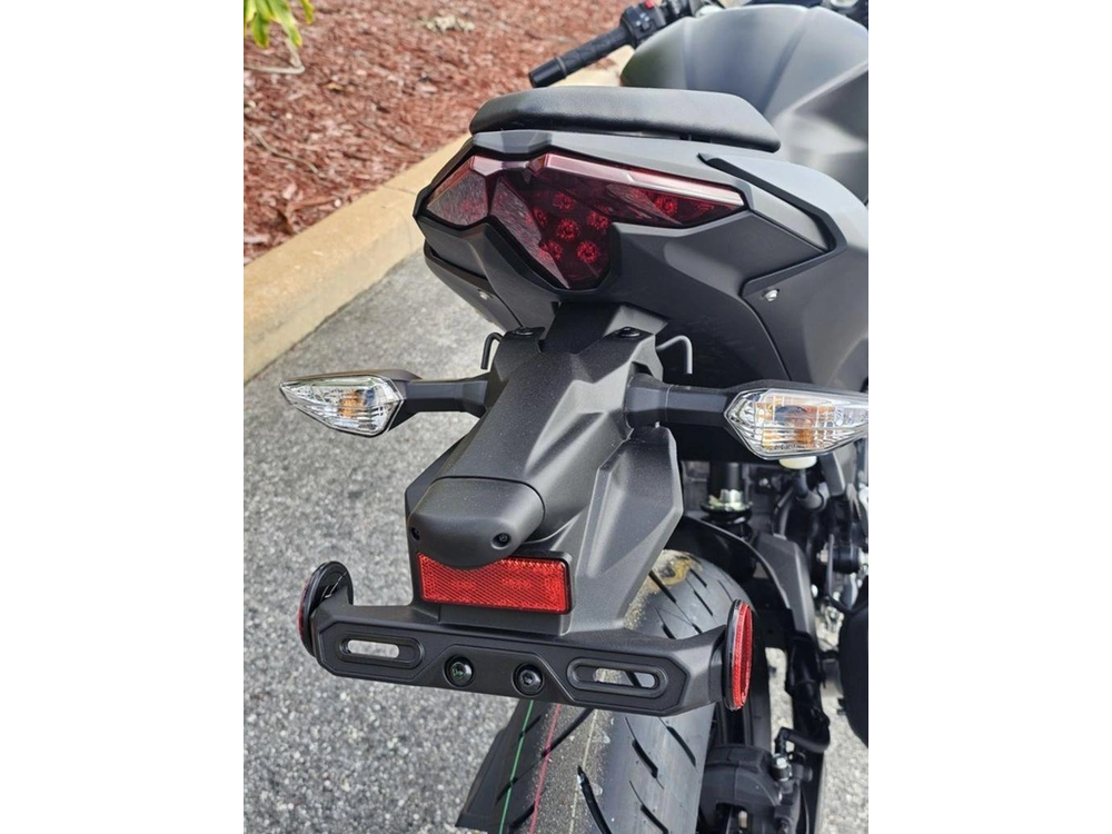 2026 Kawasaki Ninja® 500 Metallic Flat Spark Black