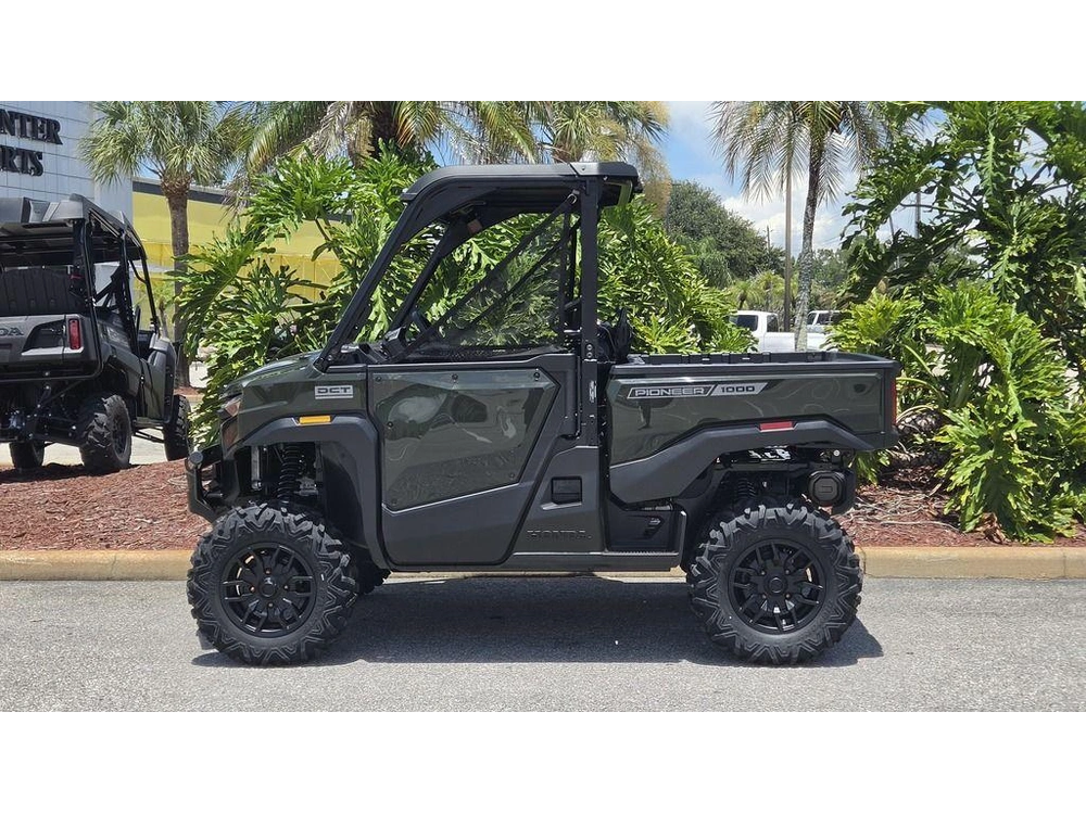 2026 Honda Pioneer 1000 Deluxe