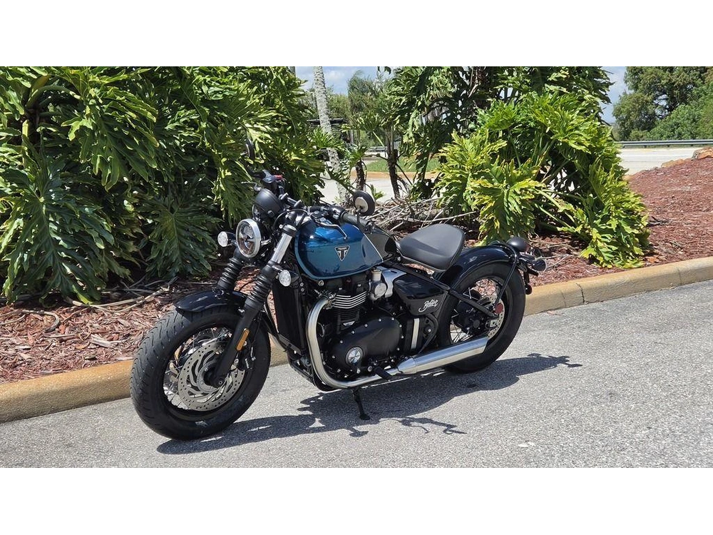 2026 Triumph Bonneville Bobber Interstellar Blue