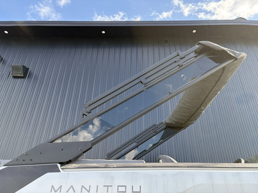 2025 Manitou Cruise 22 Switchback Stealth