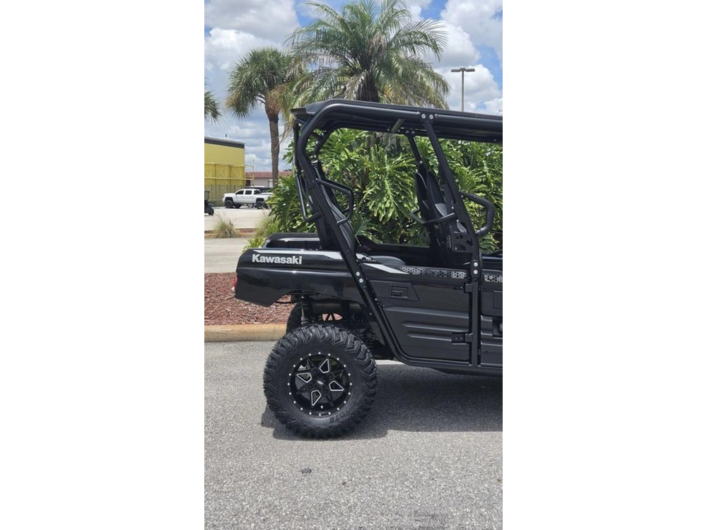 2025 Kawasaki Teryx4™ S Le