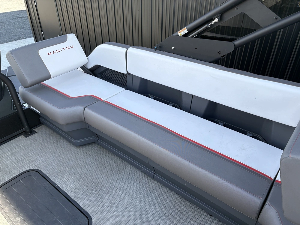 2025 Manitou Cruise 22 Switchback Stealth