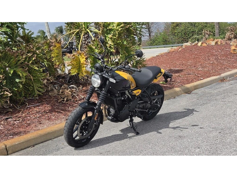 2026 Royal Enfield Guerrilla 450 Playa Black
