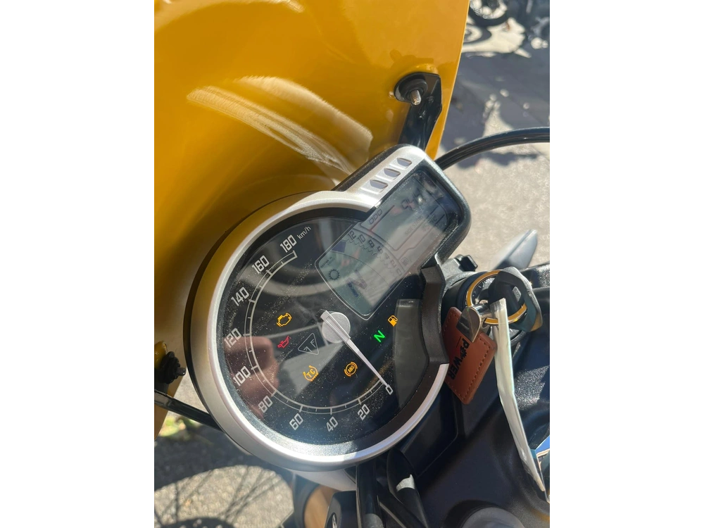 2026 Triumph Scrambler 400 Xc alt
