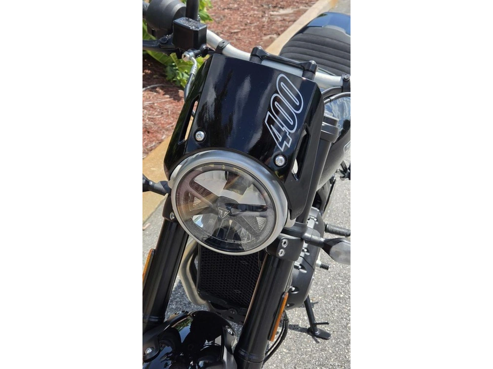 2026 Triumph Tracker 400 Phantom Black