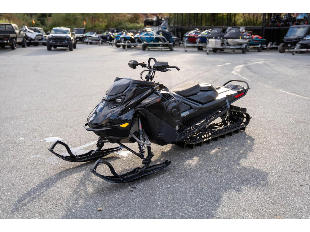 2026 Ski-doo Summit X 154 3" 850 Etec 10.25 Screen With Shot (black)