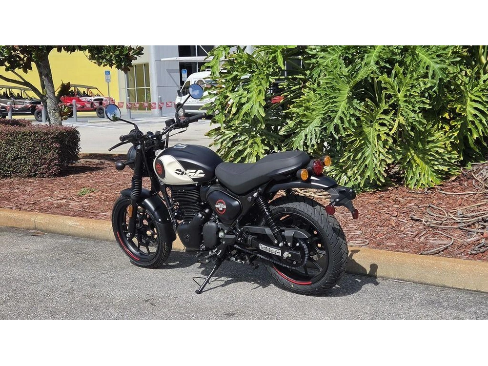 2027 Royal Enfield Hunter 350 Tokyo Black