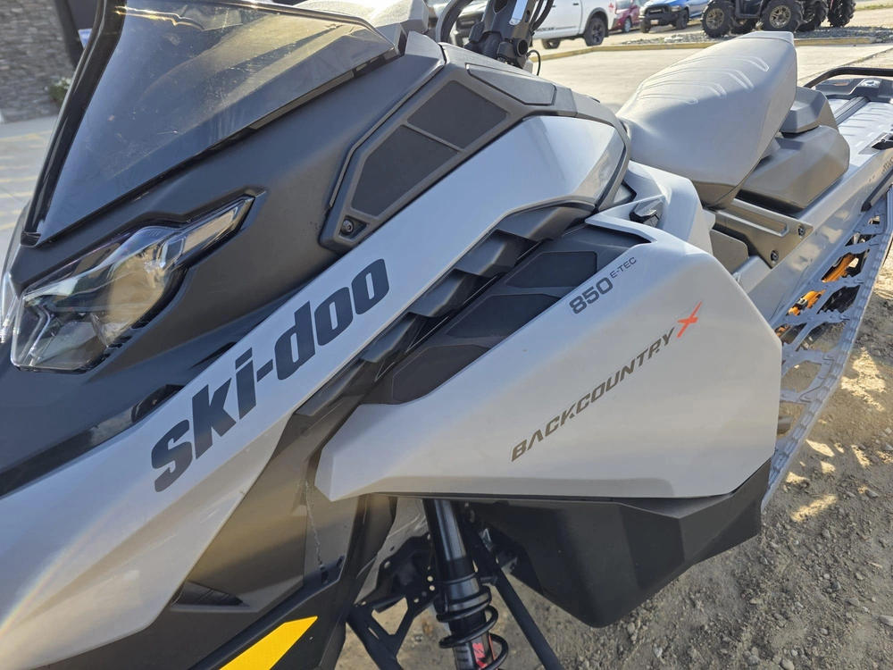 2025 Ski-doo Backcountry X 850