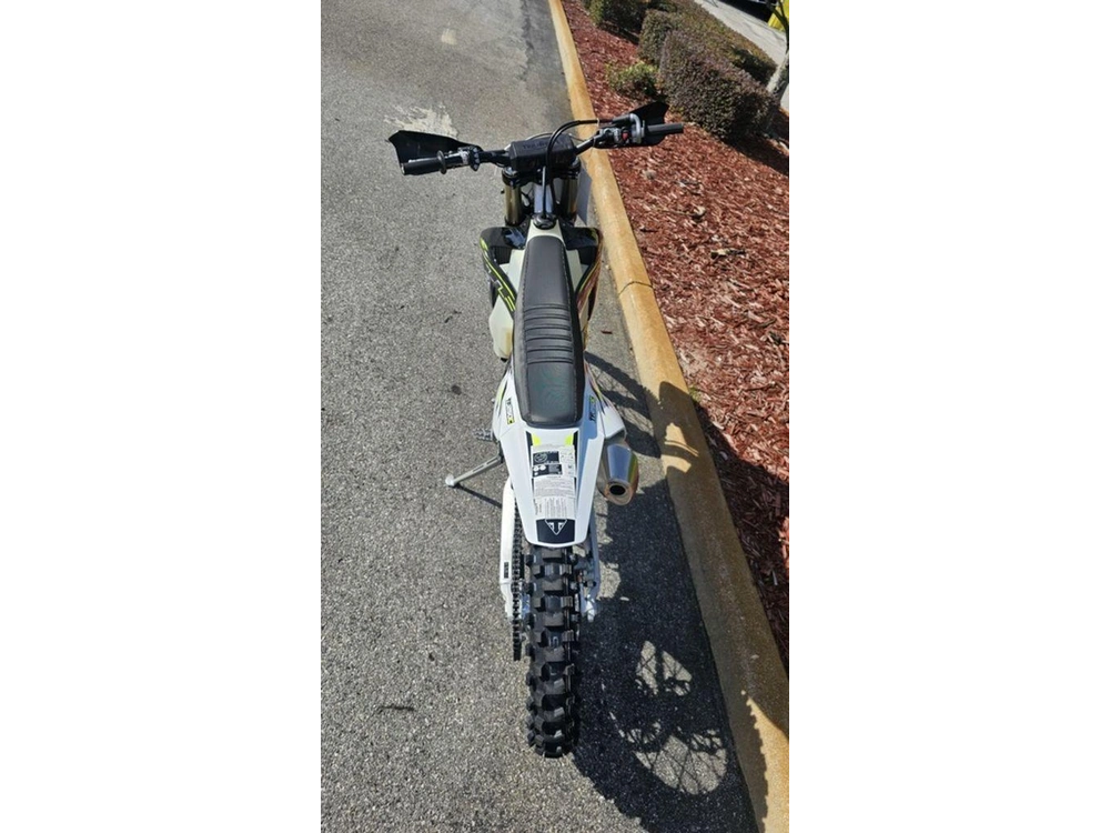 2026 Triumph Tf 250-c Jet Black/ Pure White