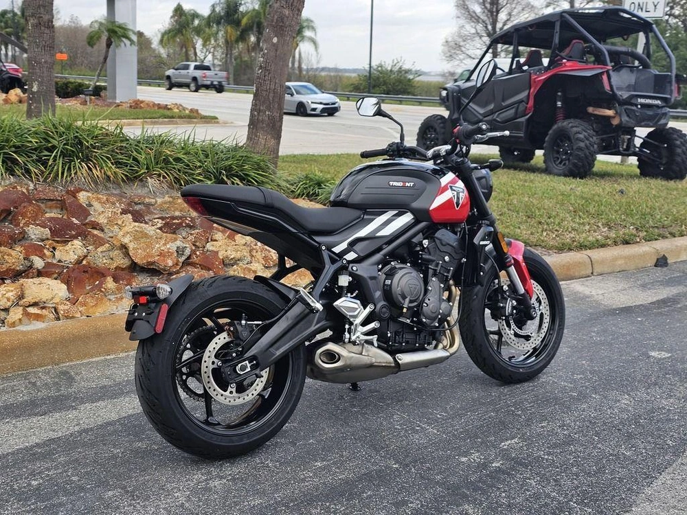 2025 Triumph Trident 660 Diablo Red/sapphire Black