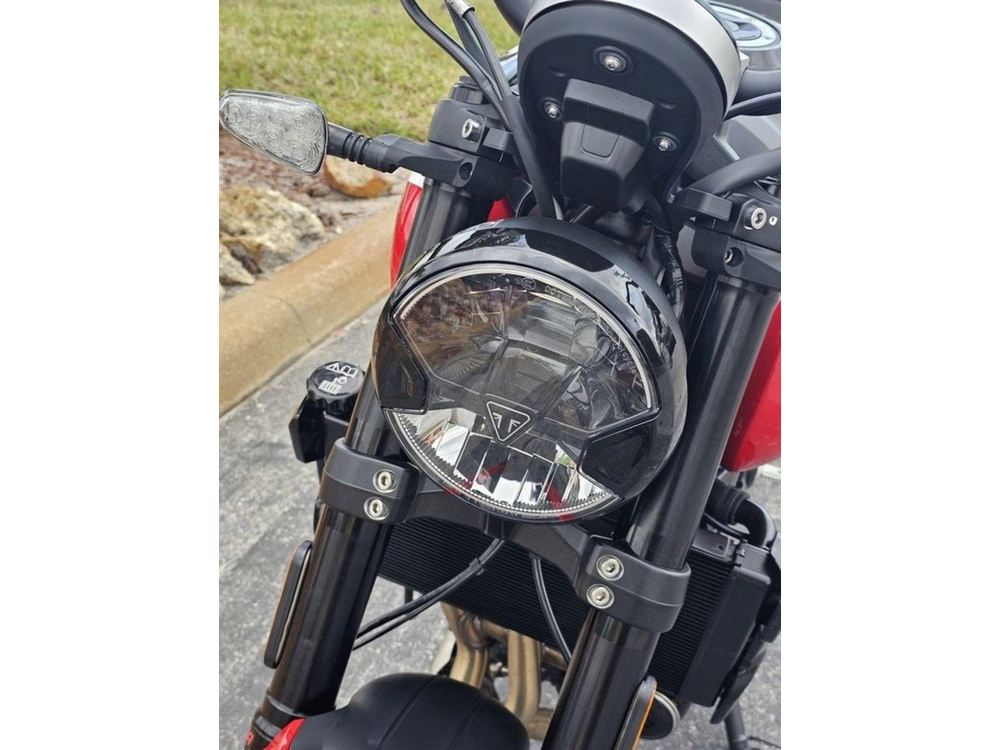 2025 Triumph Trident 660 Diablo Red/sapphire Black