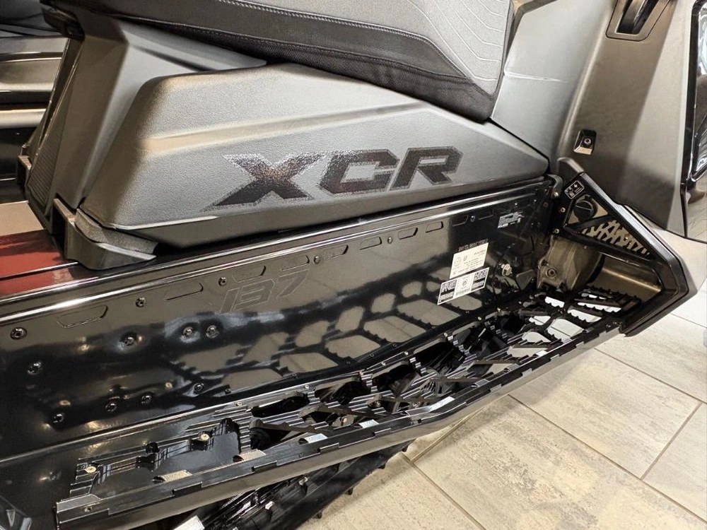 Polaris 9r Indy Xcr 137 Caméra Gopro Max2 Gratuite 2027