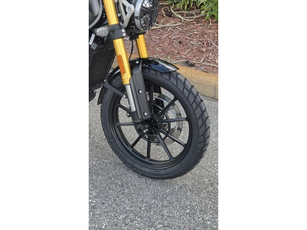 2027 Triumph Scrambler 400 X Matte Pewtergrey/matte Khaki Green