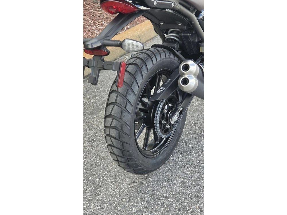 2027 Triumph Scrambler 400 X Matte Pewtergrey/matte Khaki Green