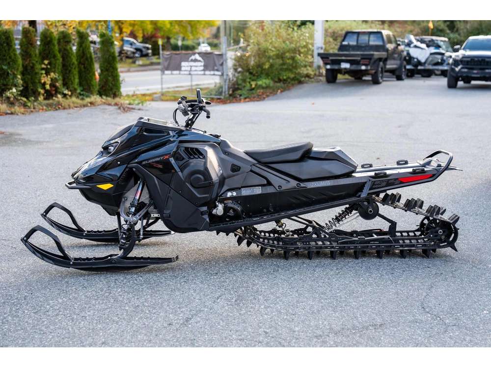 2026 Ski-doo Summit X 154 3" 850 Etec 10.25 Screen With Shot (black)