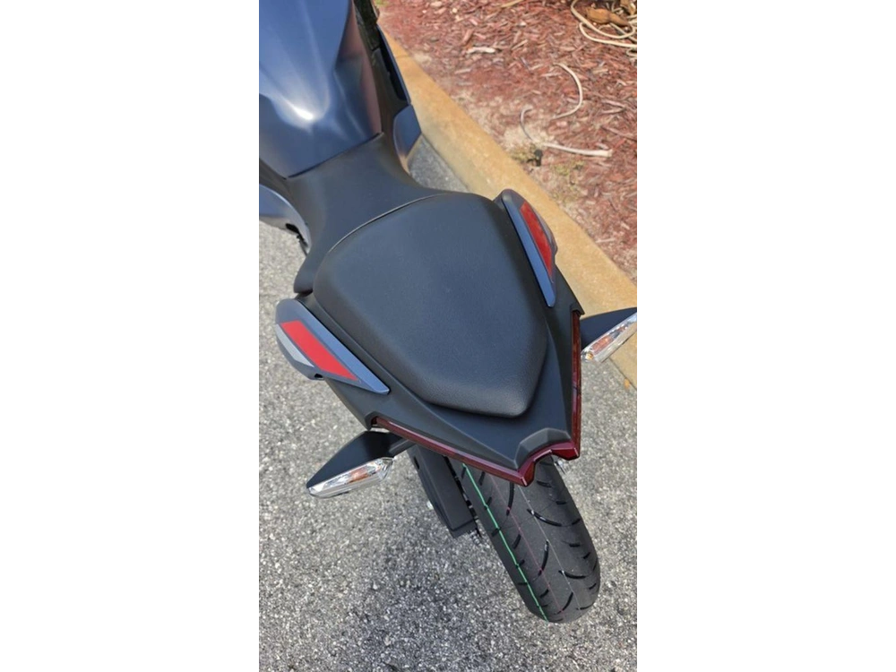 2026 Kawasaki Ninja® 500 Abs Metallic Matte Twilight Blue