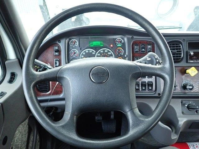 2021 Freightliner M2-112