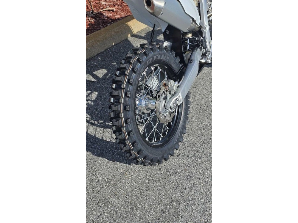 2026 Triumph Tf 250-c Jet Black/ Pure White