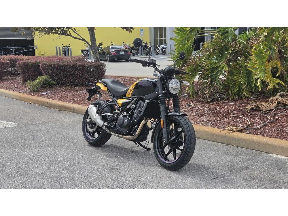 2026 Royal Enfield Guerrilla 450 Playa Black
