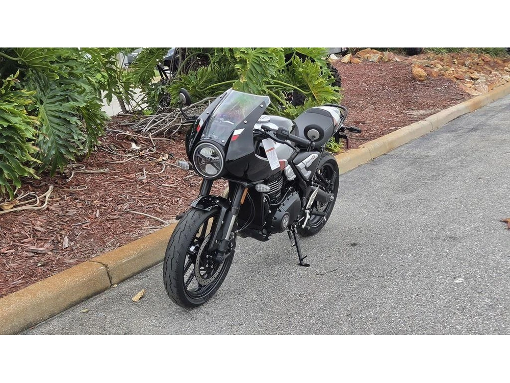 2026 Triumph Thruxton 400 Phantom Black / Aluminium Silver