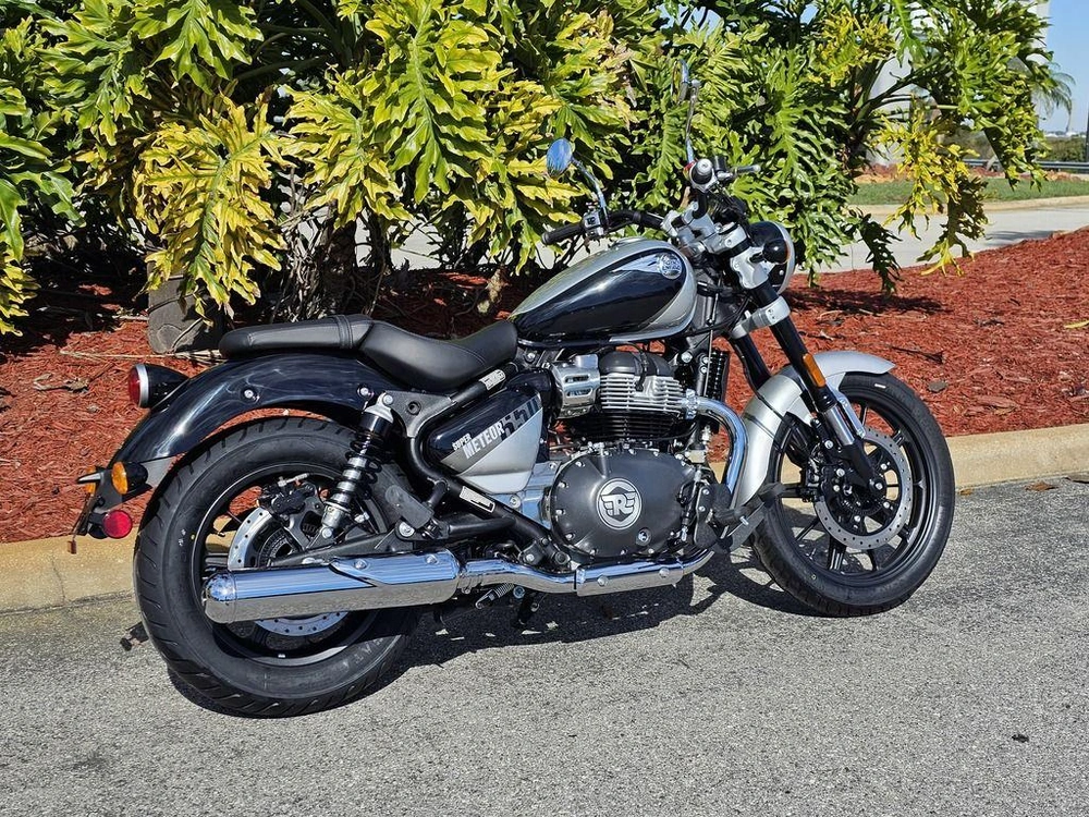 2024 Royal Enfield Super Meteor 650 Interstellar Grey