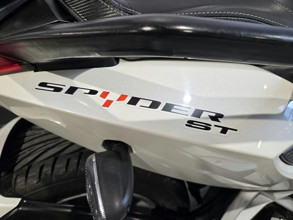 Can-am Spyder St 2014