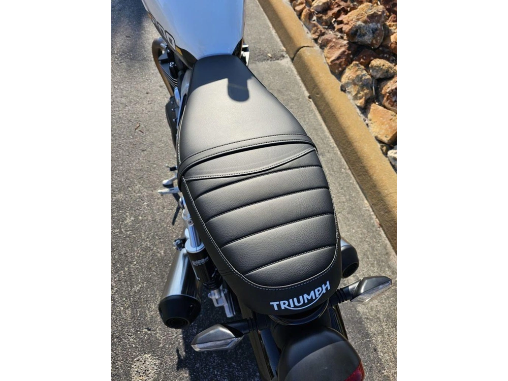2025 Triumph Speed Twin 1200 Crystal White/sapphire Black