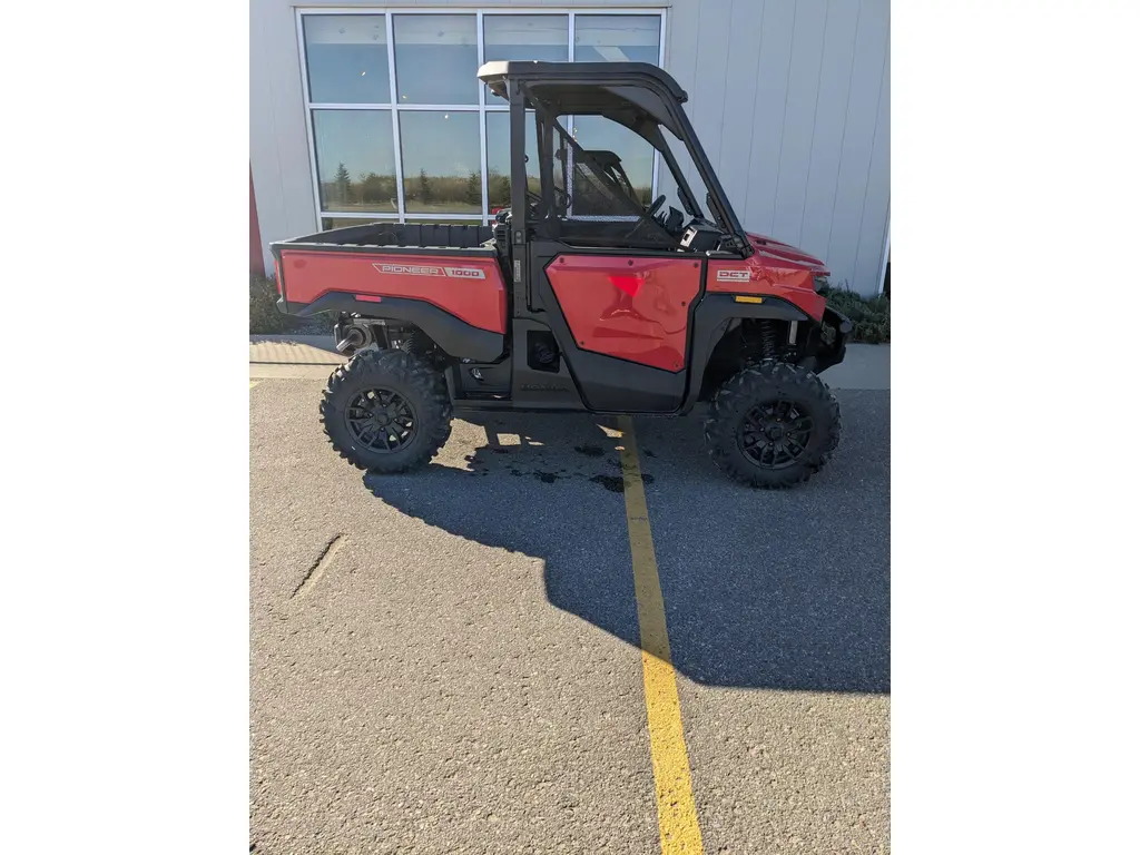 2026 Honda Pioneer 1000 3-P Deluxe