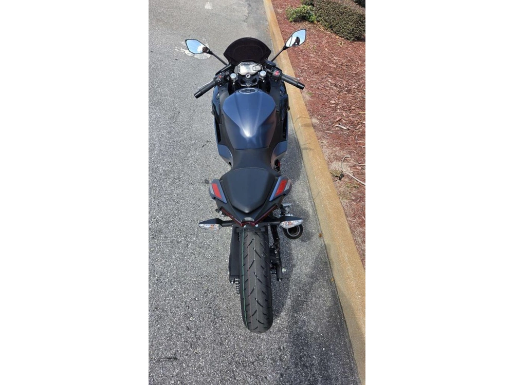 2026 Kawasaki Ninja® 500 Abs Metallic Matte Twilight Blue