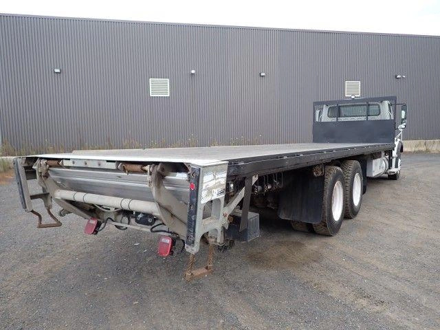 2021 Freightliner M2-112